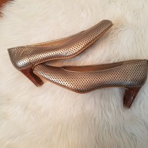 Stuart Weitzman heels gold 11